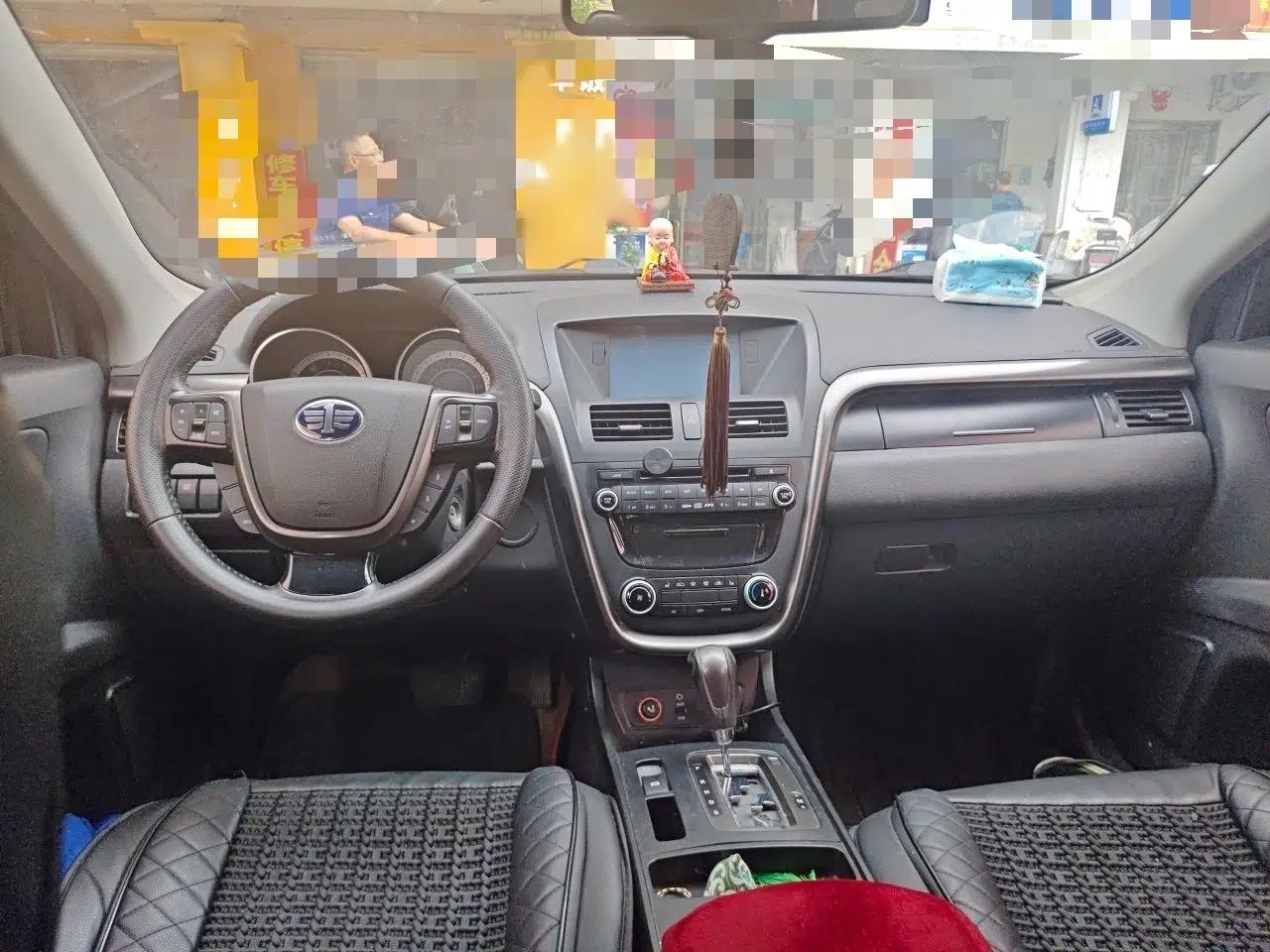 Bestune X80 2016 2.0L automatic Comfort trim level — миниатюра 18