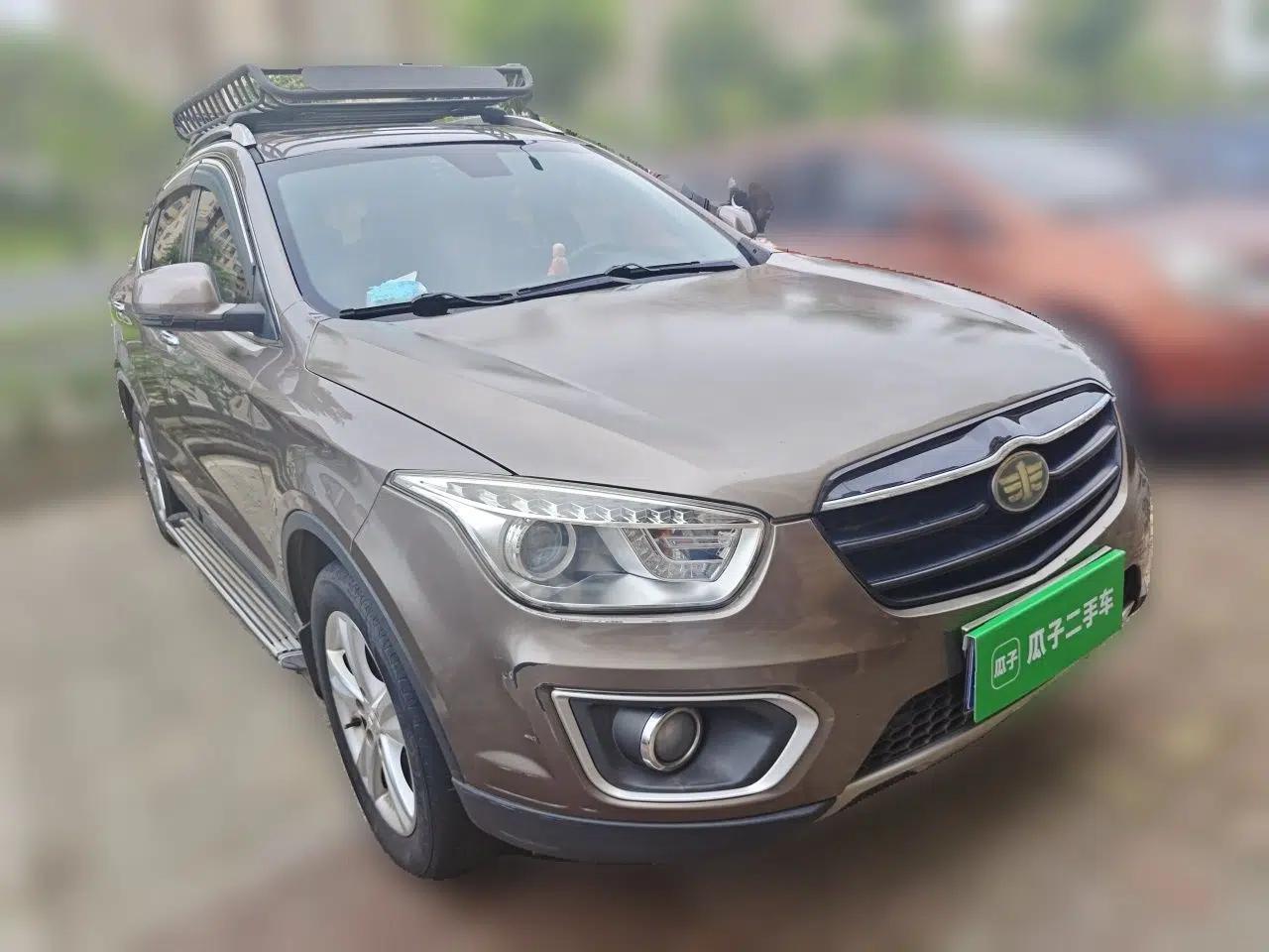 Bestune X80 2016 2.0L automatic Comfort trim level — миниатюра 3