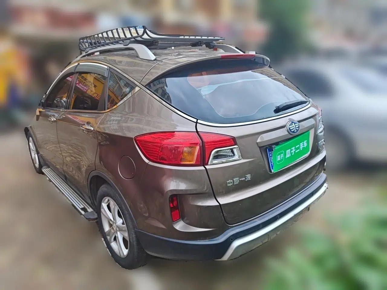 Bestune X80 2016 2.0L automatic Comfort trim level — миниатюра 4