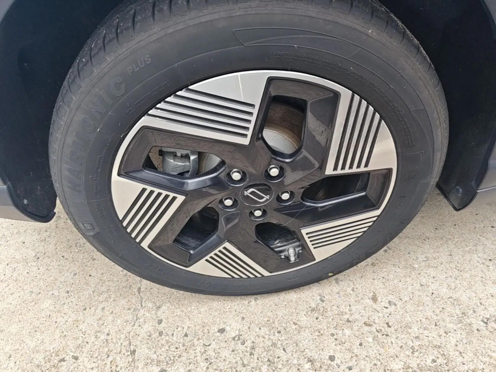 Bestune Yueyi 03 2025 565km Premium Edition — миниатюра 11