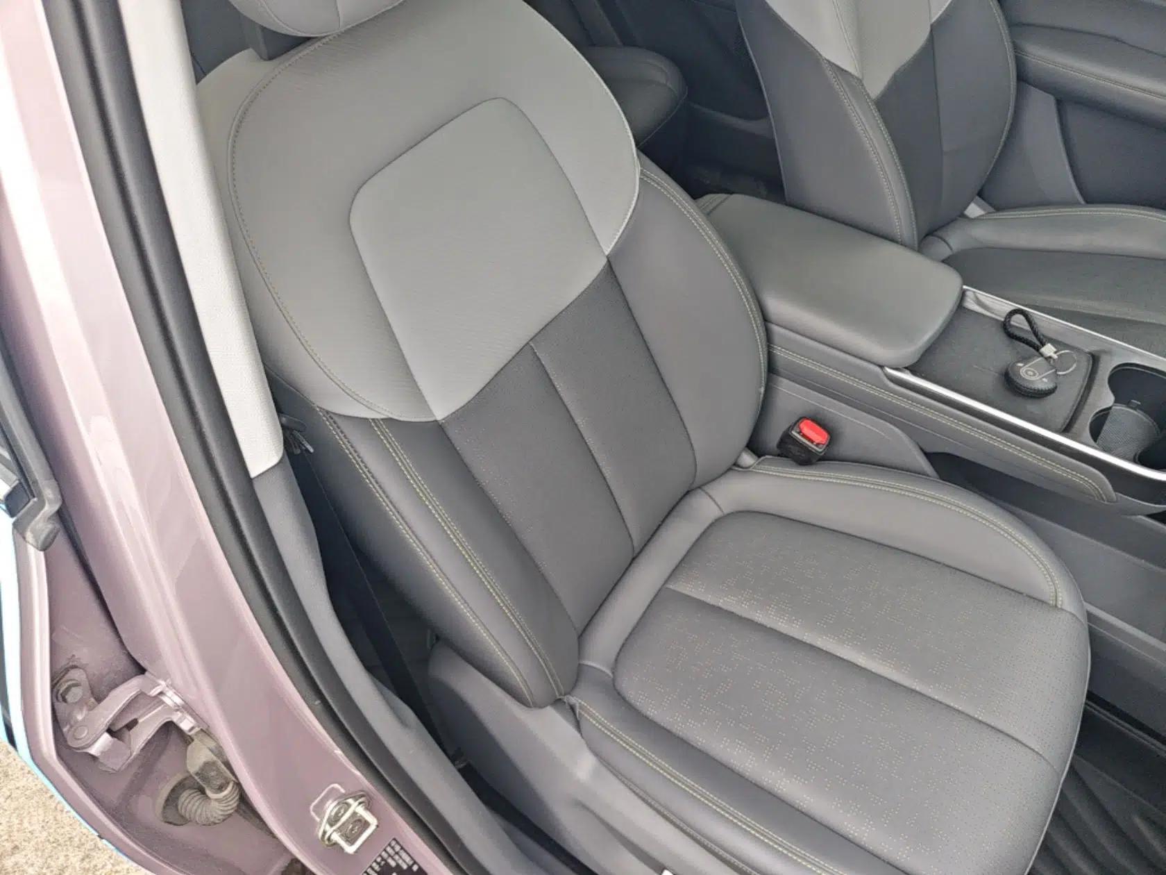 Bestune Yueyi 03 2025 565km Premium Edition — миниатюра 19