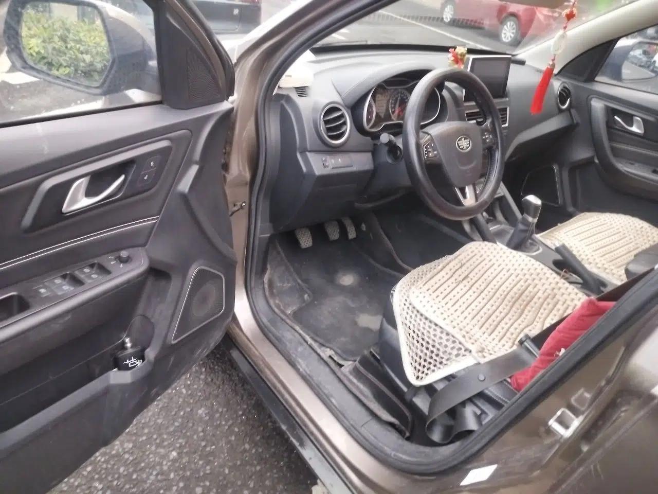 Bestune X40 2017 1.6L Manual Prestige Edition — миниатюра 16