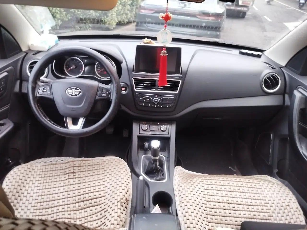 Bestune X40 2017 1.6L Manual Prestige Edition — миниатюра 9