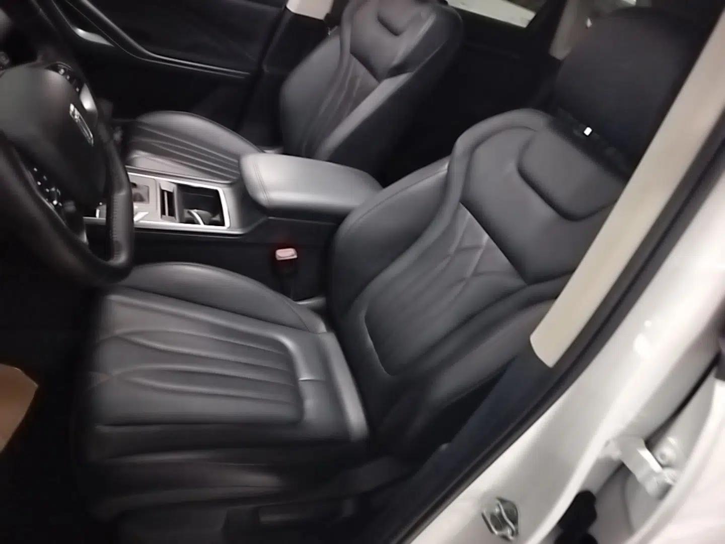 Bestune T55 2022 1.5T Automatic Leap Edition — миниатюра 17