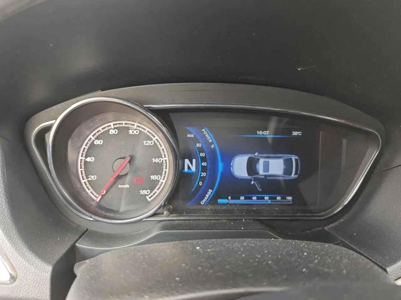Bestune B30EV 2019 EV400 — миниатюра 11