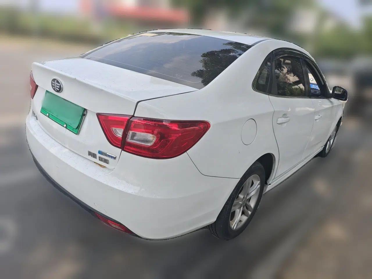 Bestune B30EV 2019 EV400 — миниатюра 6