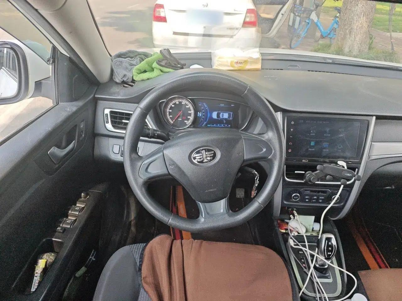 Bestune B30EV 2019 EV400 — миниатюра 10