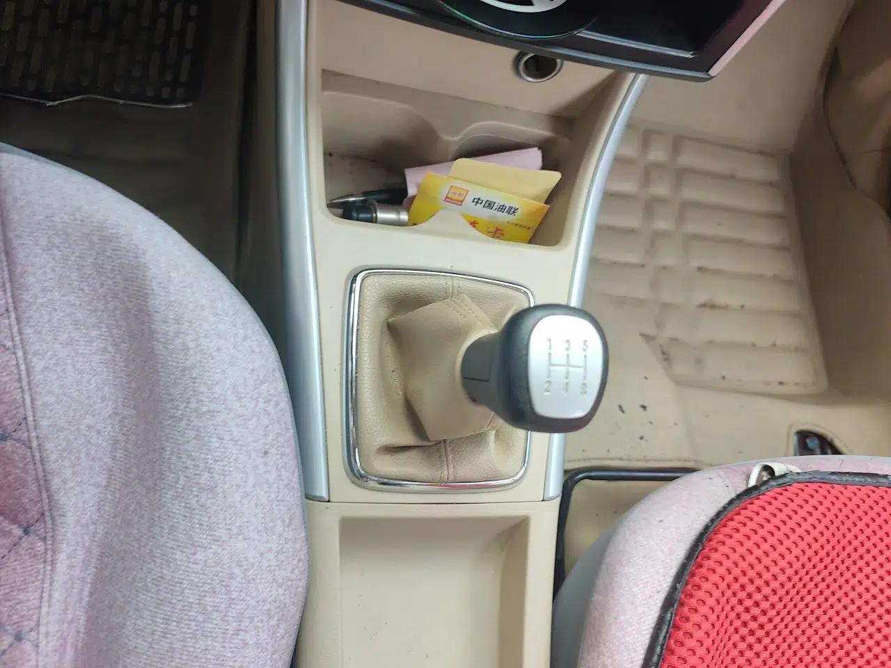 BAIC E Series 2013 Sedan 1.5L Manual Lotte Edition — миниатюра 14