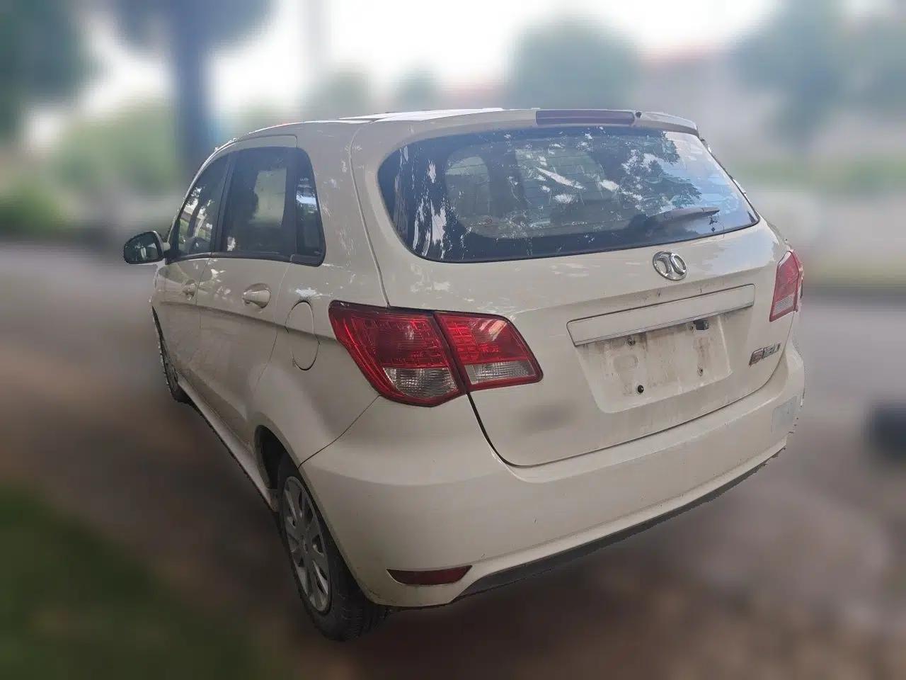 BAIC E Series 2012 Hatchback 1.3L Manual Liking Edition — миниатюра 4