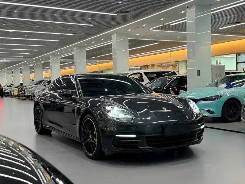 2019 Panamera 4 Executive Long Wheelbase 2.9T — миниатюра 3