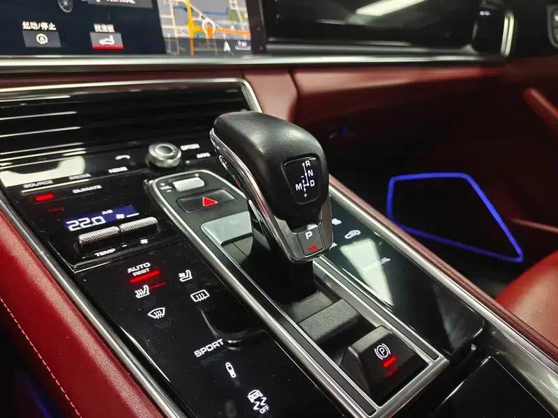 2017 Panamera 4 Executive Long Wheelbase 3.0T — миниатюра 13