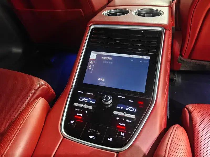 2017 Panamera 4 Executive Long Wheelbase 3.0T — миниатюра 17