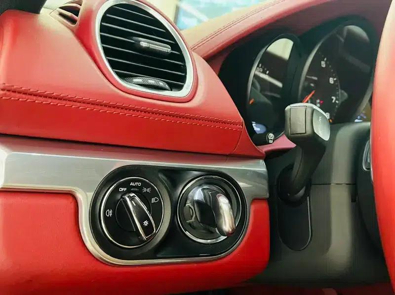 Porsche 718 Cayman 2020 2.0T — миниатюра 12