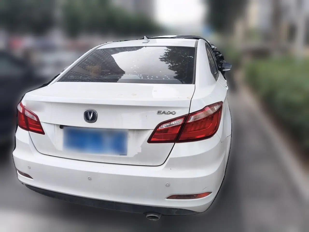 CHANGAN Eado 2016 1.6L Manual Fashion Edition — миниатюра 5