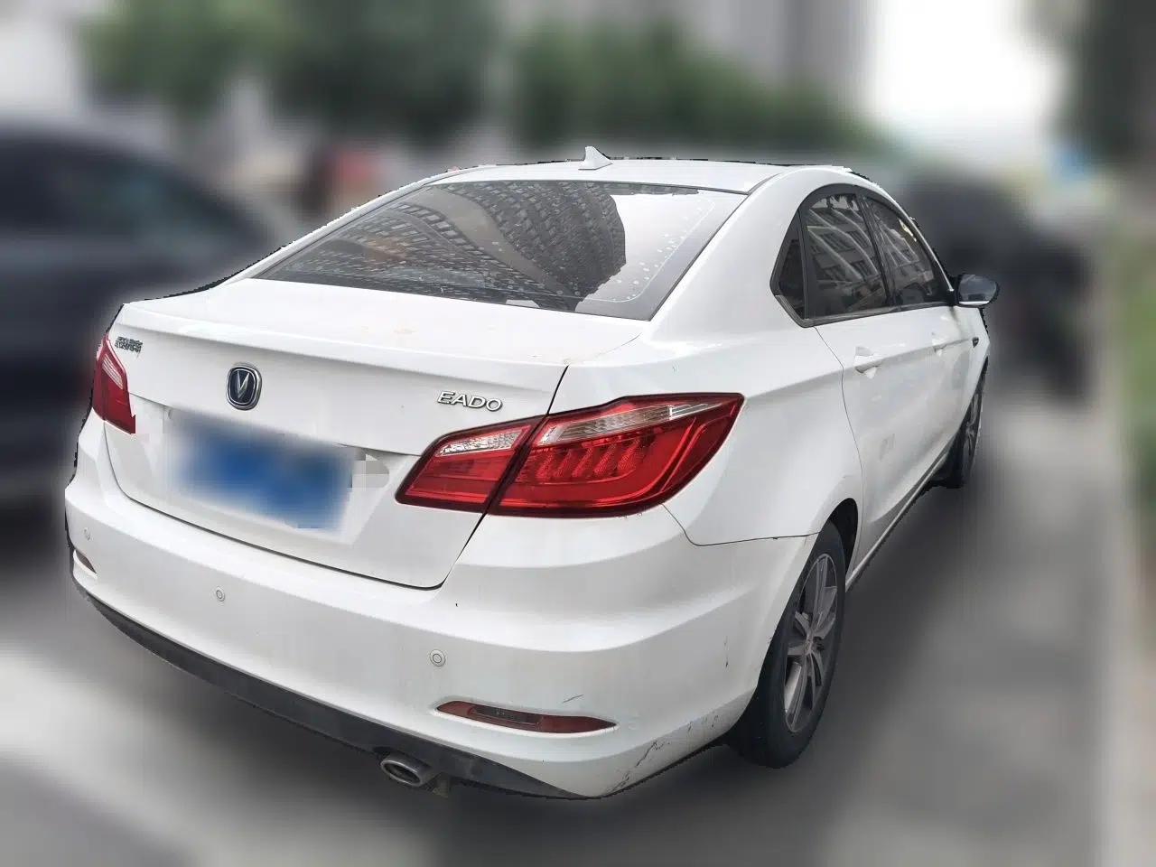 CHANGAN Eado 2016 1.6L Manual Fashion Edition — миниатюра 6