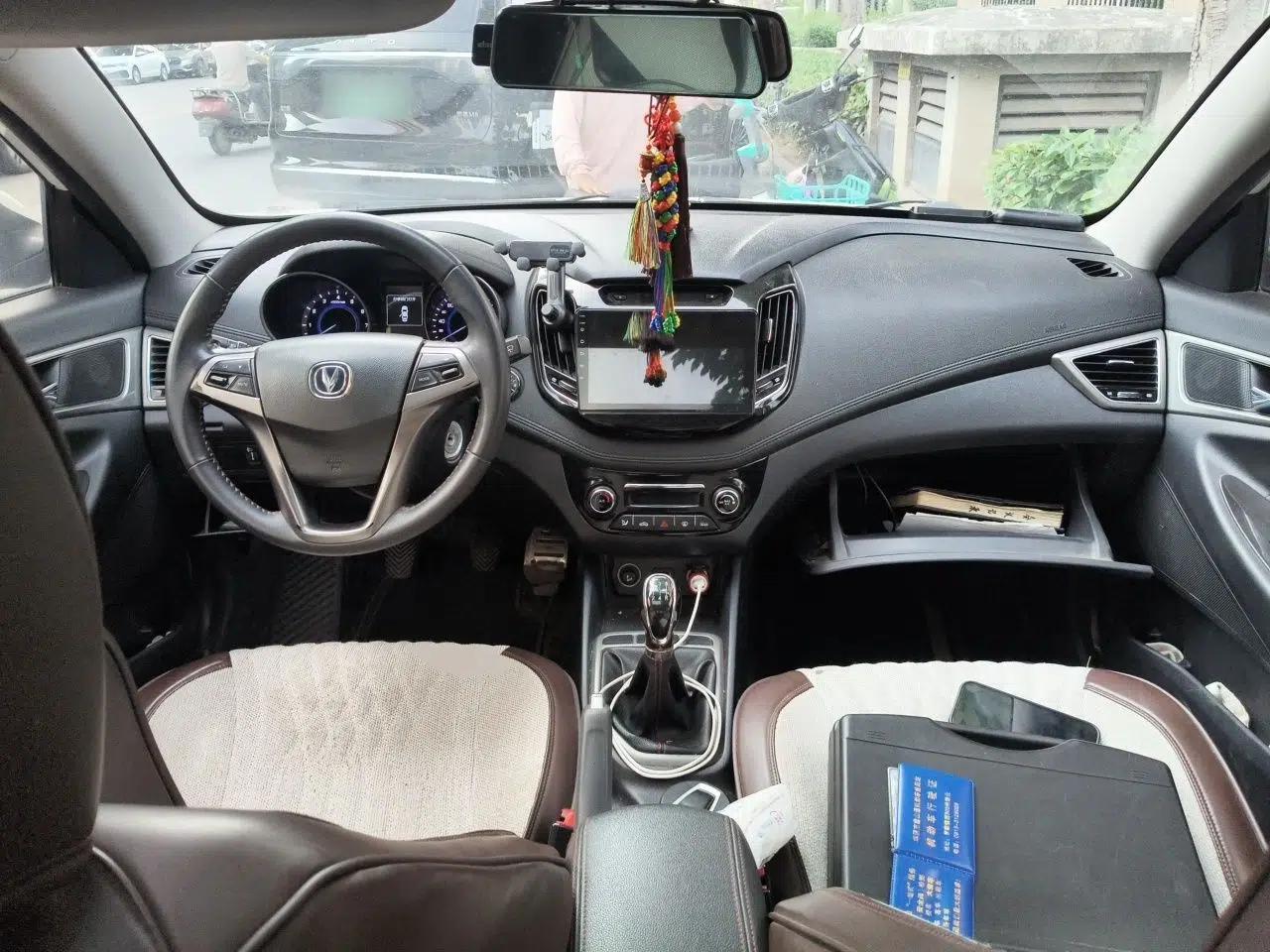 CHANGAN Eado 2016 1.6L Manual Fashion Edition — миниатюра 9