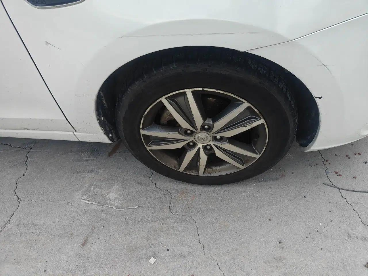 CHANGAN Eado 2015 1.6L Manual Luxury Model China IV Standard — миниатюра 8