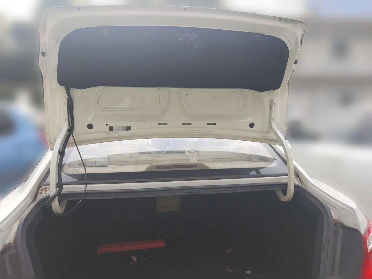 CHANGAN Eado 2014 1.6L Manual Luxury Model — миниатюра 19