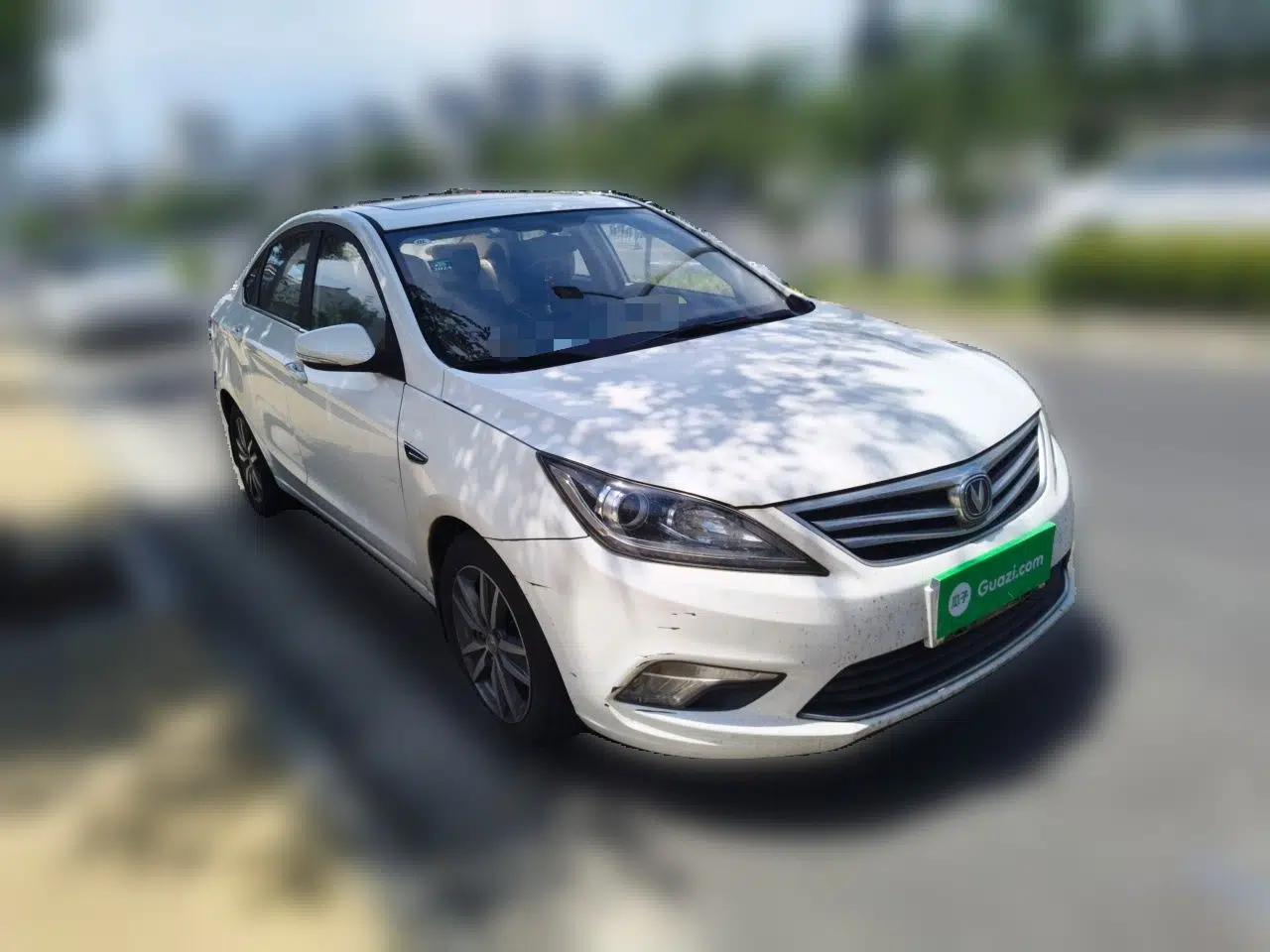 CHANGAN Eado 2016 1.6L Manual Fashion Edition — миниатюра 3