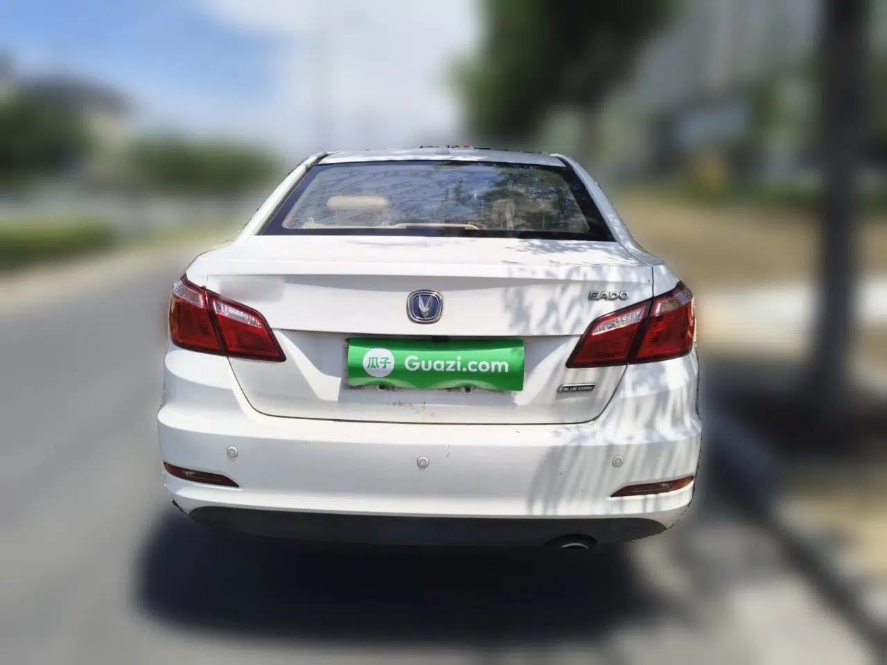 CHANGAN Eado 2016 1.6L Manual Fashion Edition — миниатюра 5
