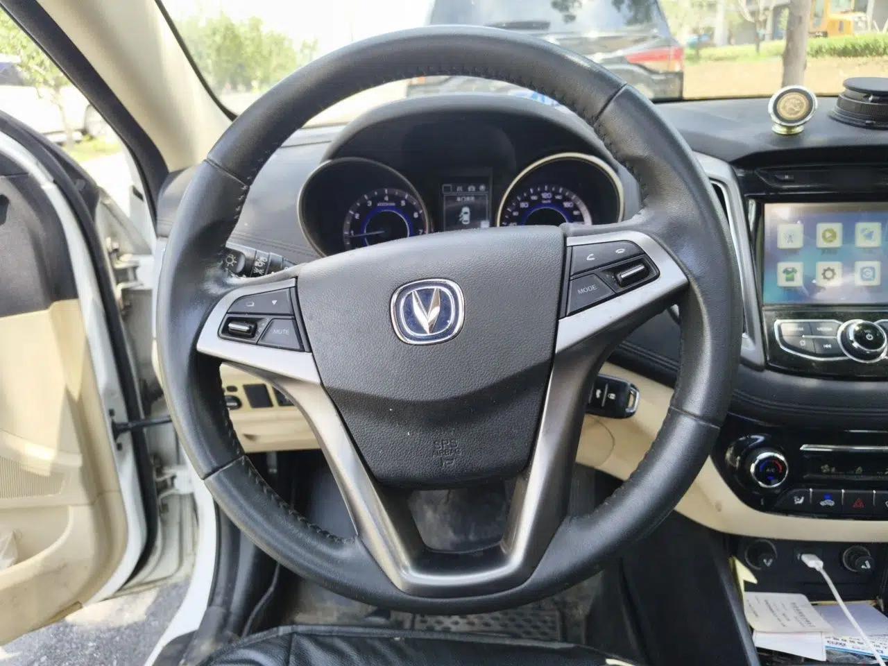 CHANGAN Eado 2016 1.6L Manual Fashion Edition — миниатюра 10