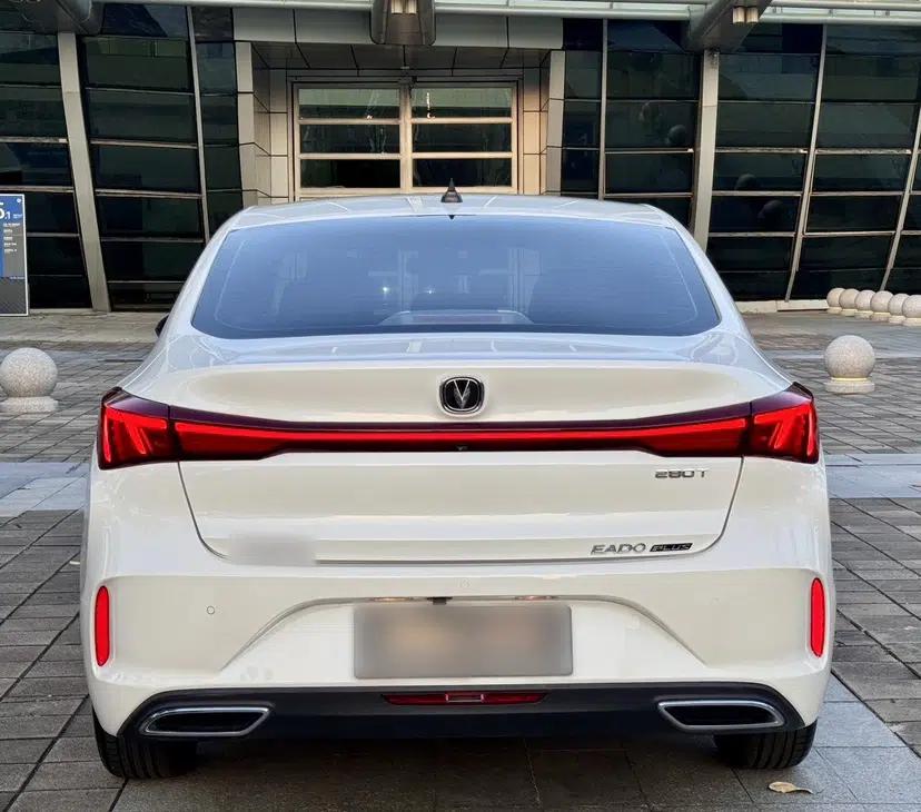 CHANGAN Eado 2023 Changan Edition PLUS Blue Whale NE 1.4T GDI DCT Prestige Version — миниатюра 23