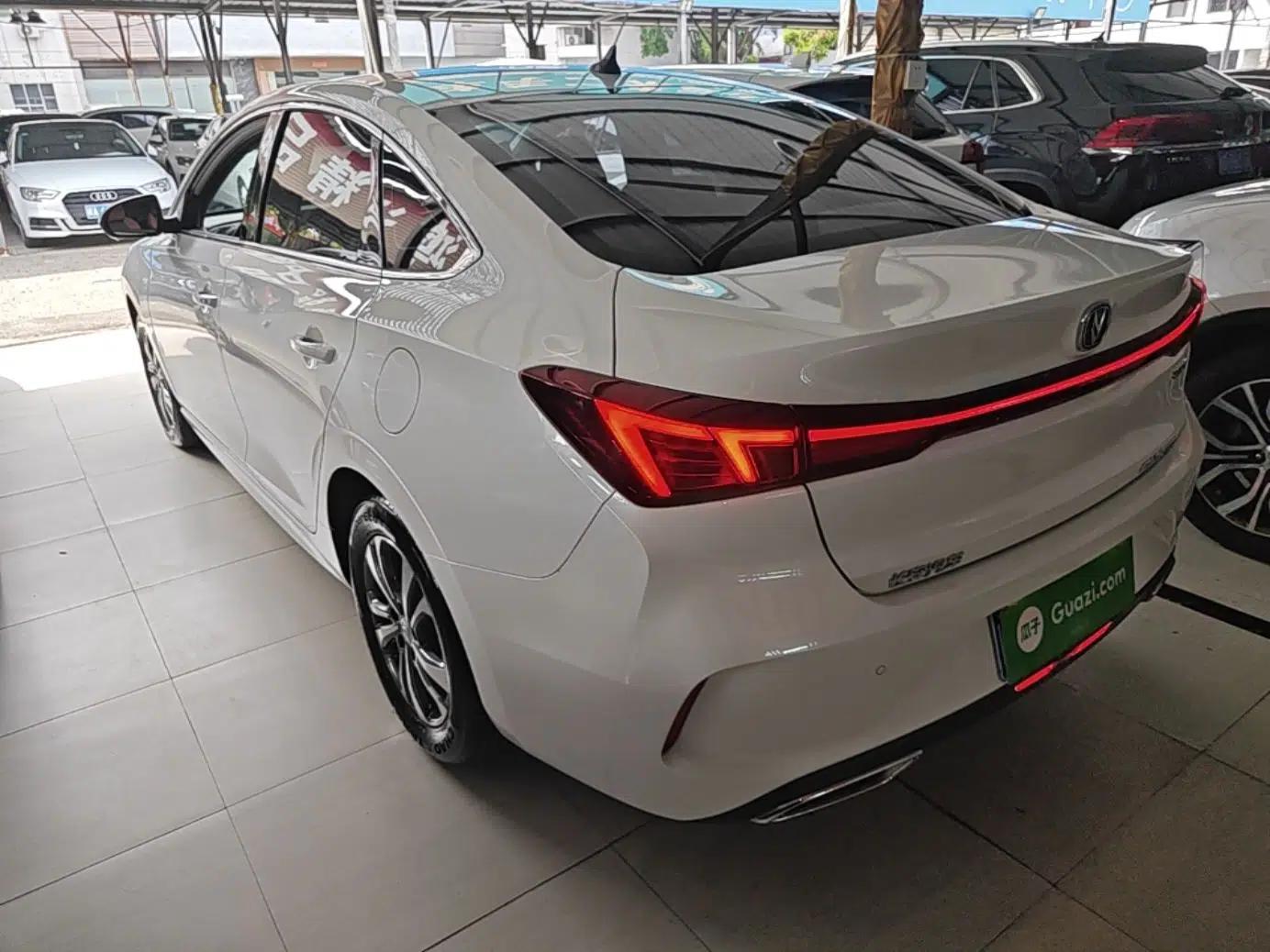 CHANGAN Eado 2023 Changan Edition PLUS Blue Whale NE 1.4T GDI DCT Prestige Version — миниатюра 4