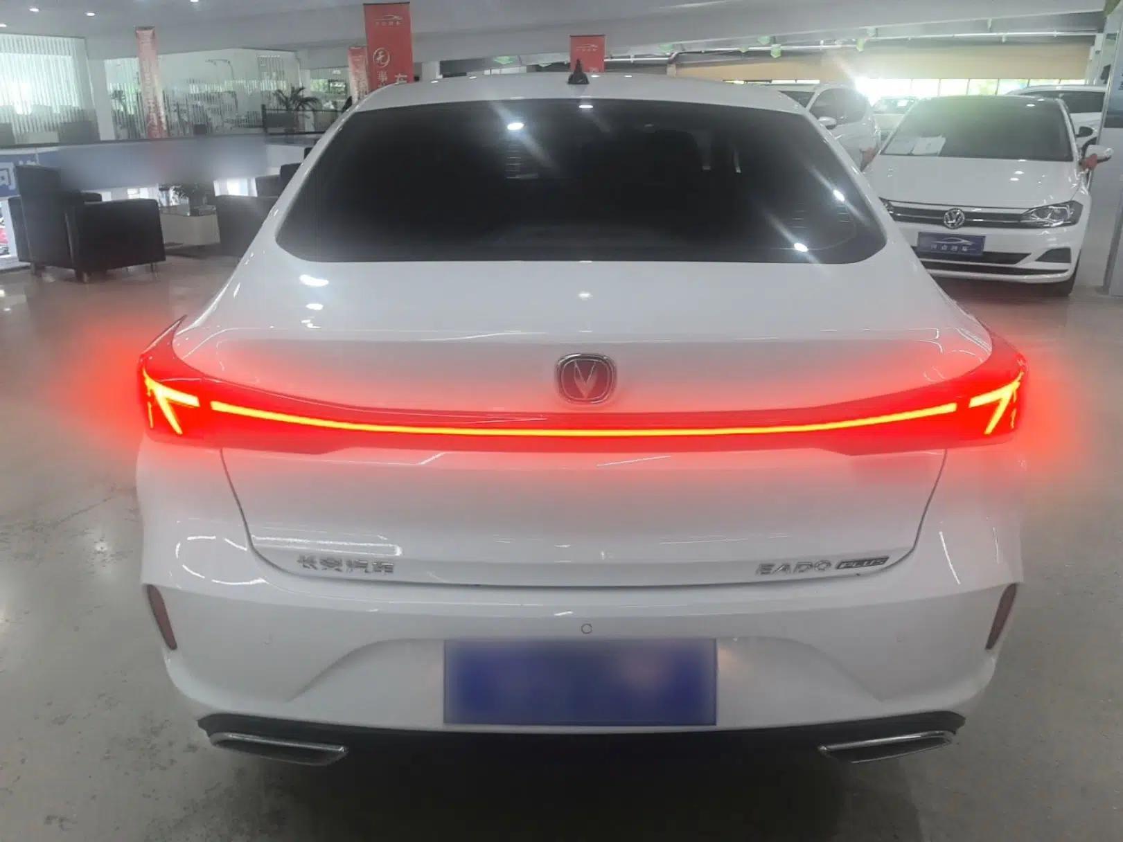 CHANGAN Eado 2022 PLUS Blue Whale NE 1.4T GDI DCT Prestige Edition — миниатюра 5