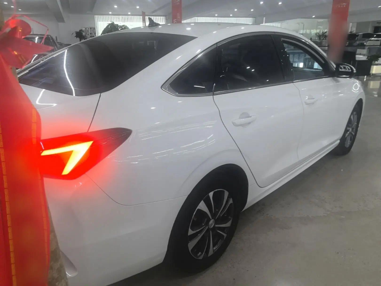 CHANGAN Eado 2022 PLUS Blue Whale NE 1.4T GDI DCT Prestige Edition — миниатюра 6
