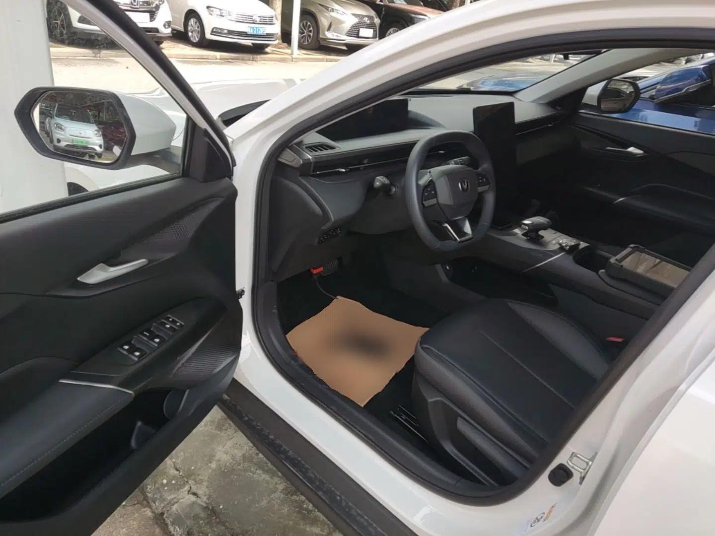 CHANGAN Eado 2024 1.5T GDI Automatic Prestige Edition — миниатюра 18
