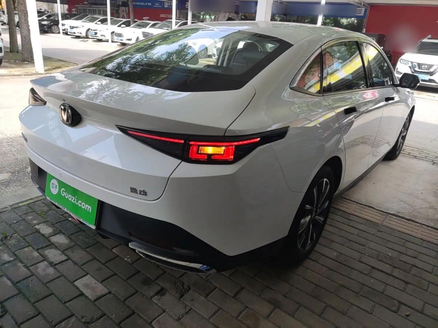 CHANGAN Eado 2024 1.5T GDI Automatic Prestige Edition — миниатюра 6