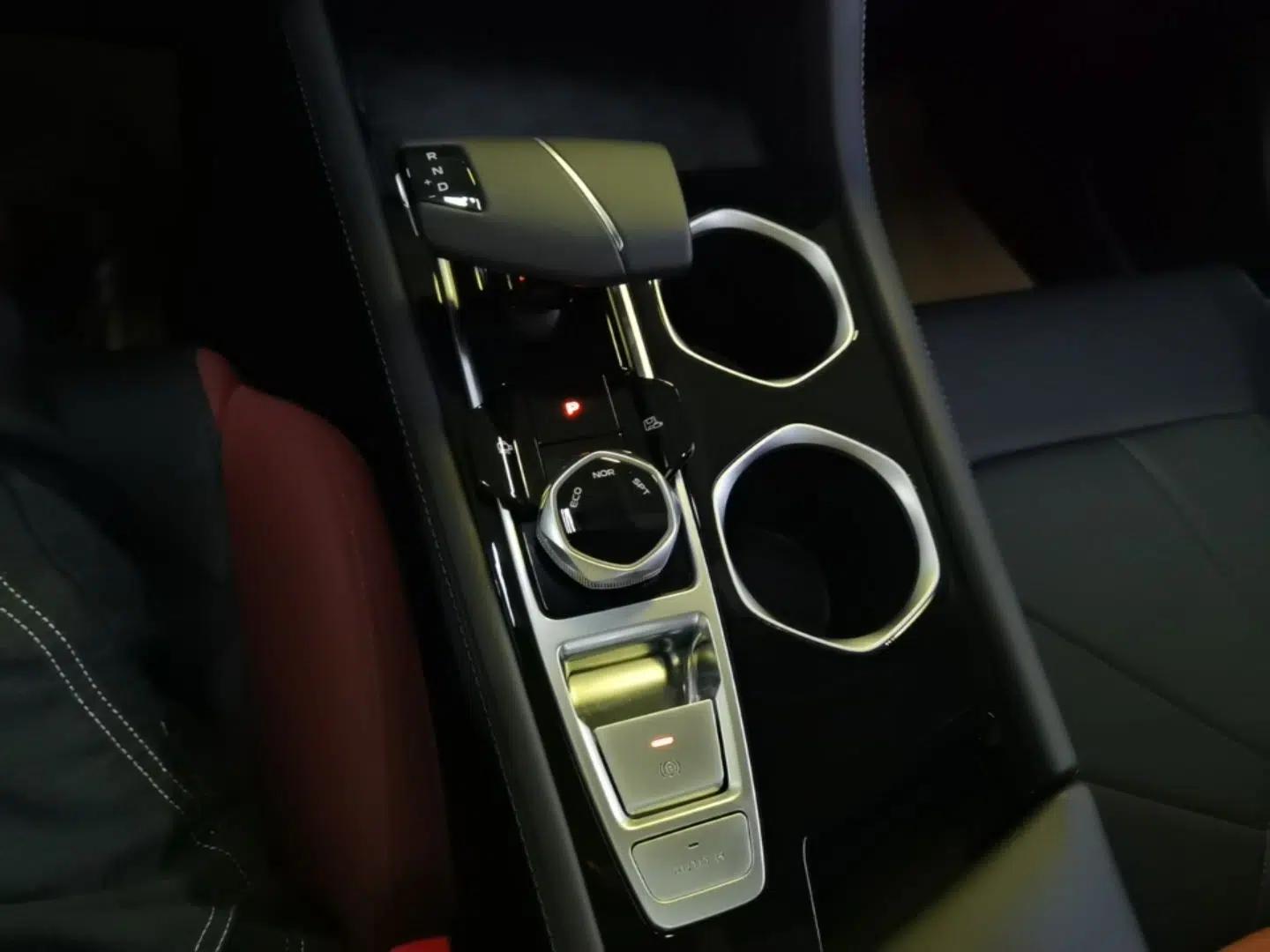 CHANGAN Eado 2024 PLUS Blue Whale NE 1.4T GDI DCT High-Energy Edition — миниатюра 16