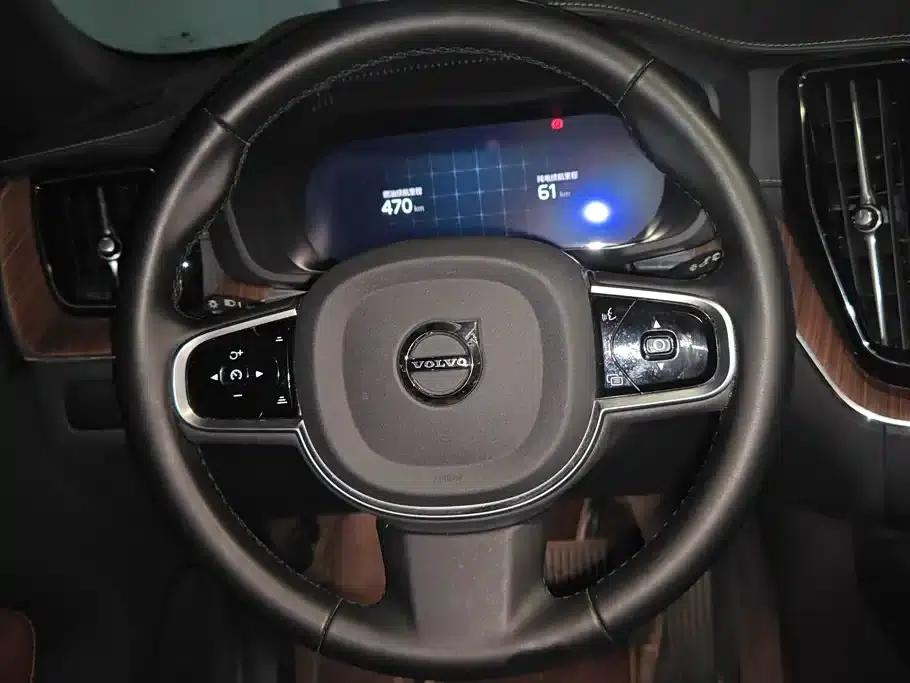 2025 Volvo XC60 Plug-in Hybrid, Long Range AWD Inscription Luxury Edition — миниатюра 15