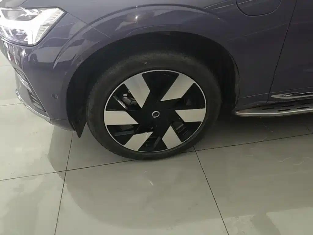2024 Volvo XC60 Plug-in Hybrid T8 Plug-in Hybrid Long Range AWD Inscription Luxury Edition — миниатюра 23