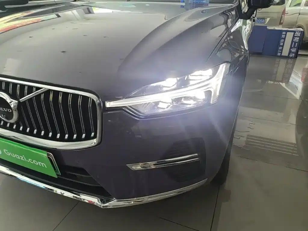 2024 Volvo XC60 Plug-in Hybrid T8 Plug-in Hybrid Long Range AWD Inscription Luxury Edition — миниатюра 24