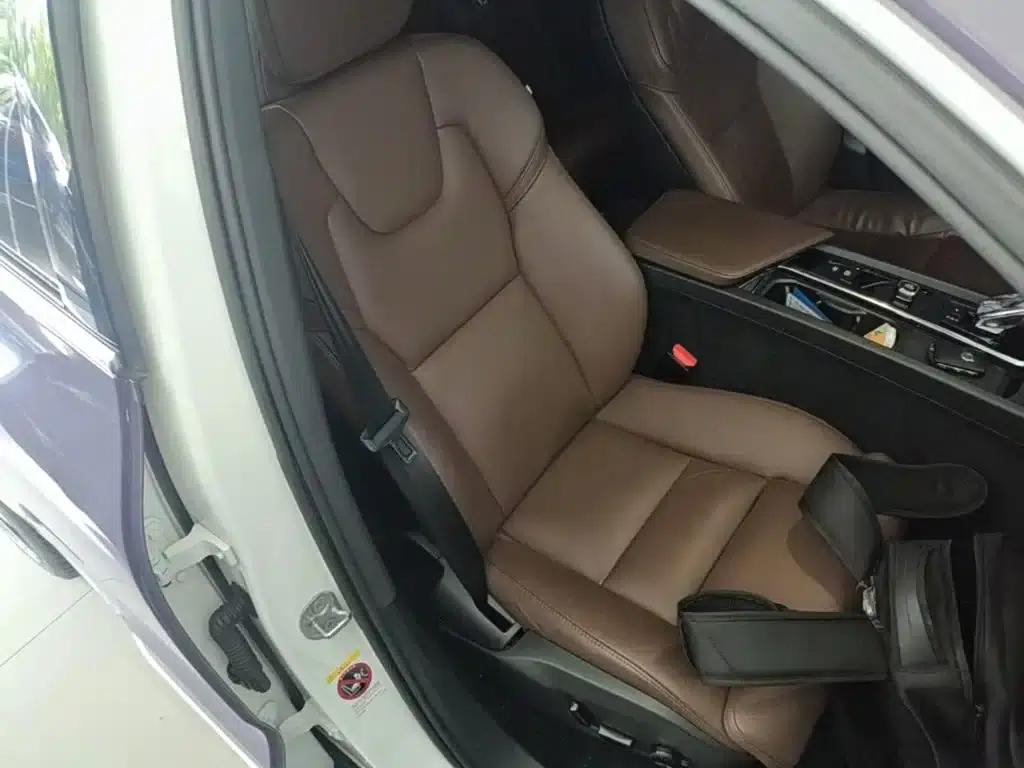 2024 Volvo XC60 Plug-in Hybrid T8 Plug-in Hybrid Long Range AWD Inscription Luxury Edition — миниатюра 25