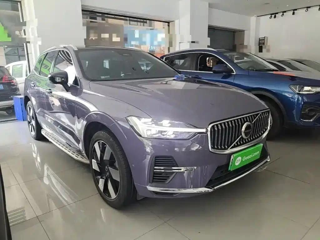 2024 Volvo XC60 Plug-in Hybrid T8 Plug-in Hybrid Long Range AWD Inscription Luxury Edition — миниатюра 4