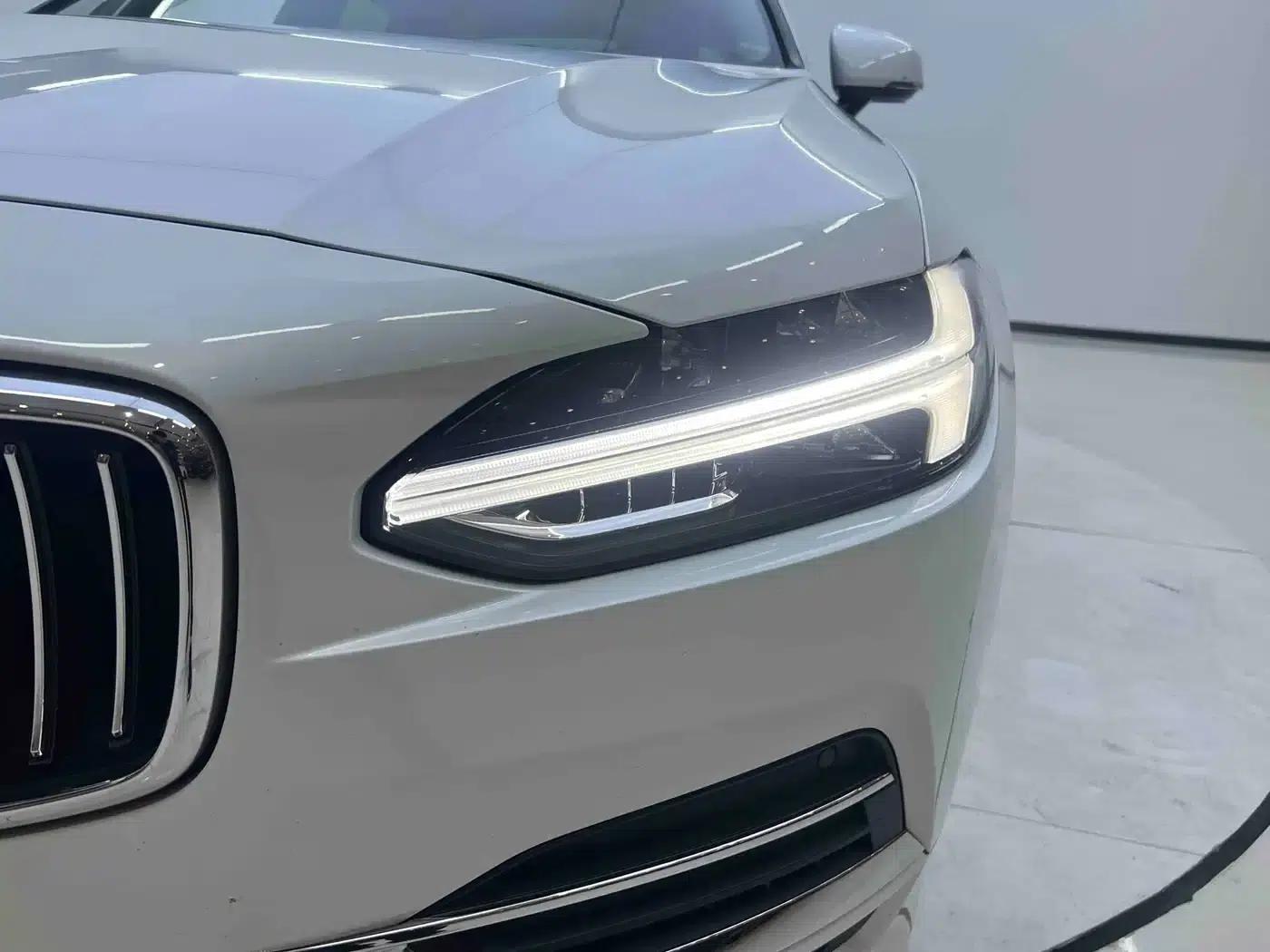 2020 Volvo S90 Plug-in Hybrid T8 E-Drive Hybrid Smart Luxury Edition — миниатюра 10