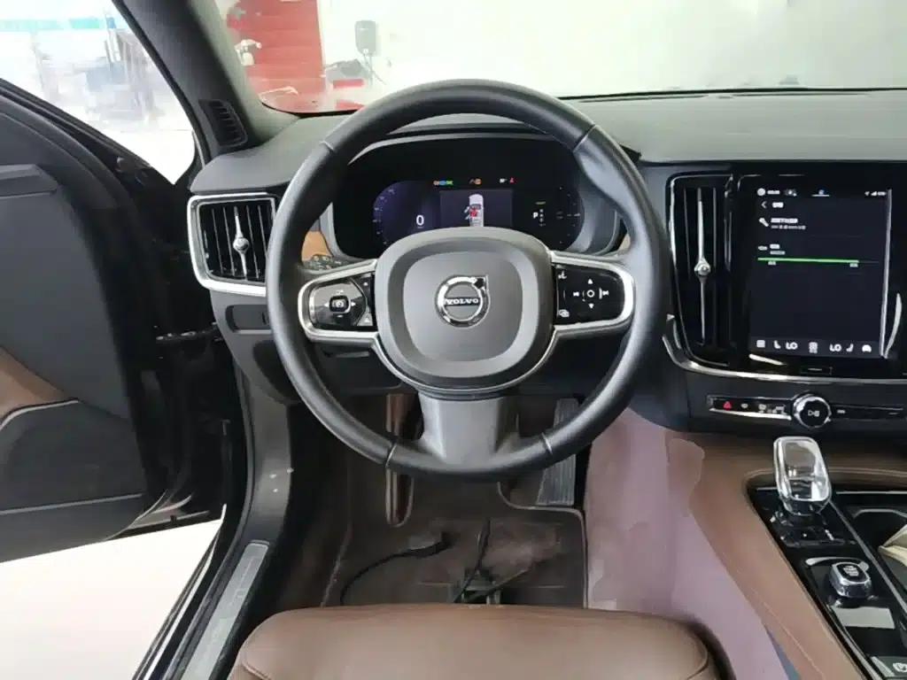 2024 Volvo S90 Plug-in Hybrid, All-Wheel Drive, Long Range, Smart Luxury Edition — миниатюра 11