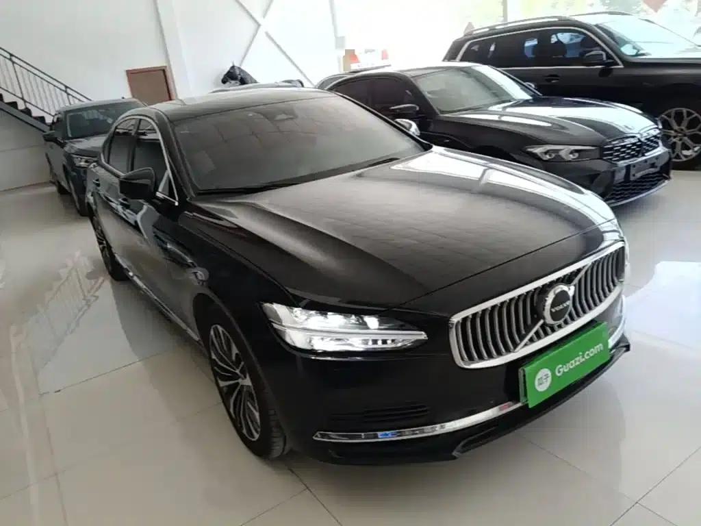 2024 Volvo S90 Plug-in Hybrid, All-Wheel Drive, Long Range, Smart Luxury Edition — миниатюра 4