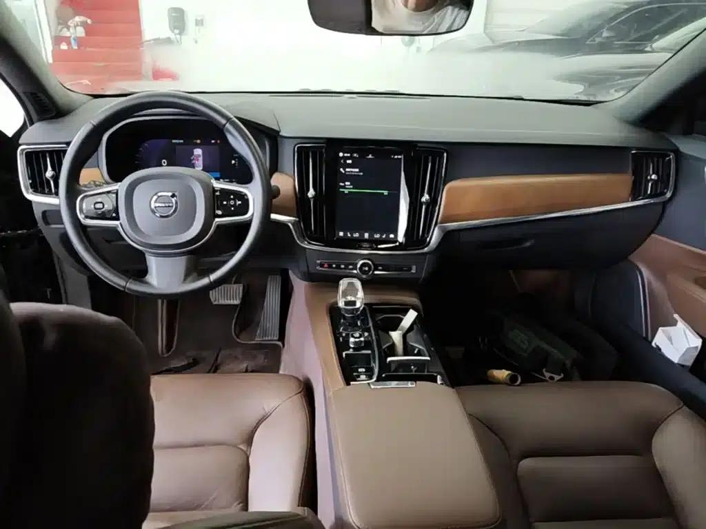 2024 Volvo S90 Plug-in Hybrid, All-Wheel Drive, Long Range, Smart Luxury Edition — миниатюра 10