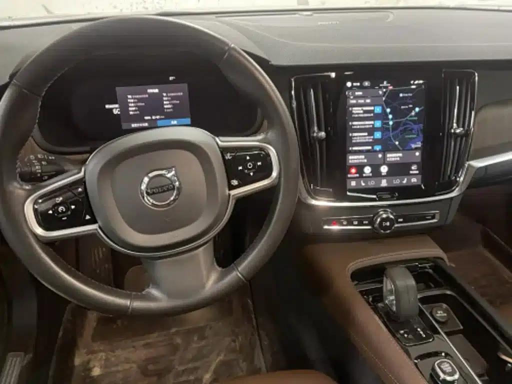 2022 Volvo V90 Cross Country B5 AWD Smart Edition — миниатюра 9