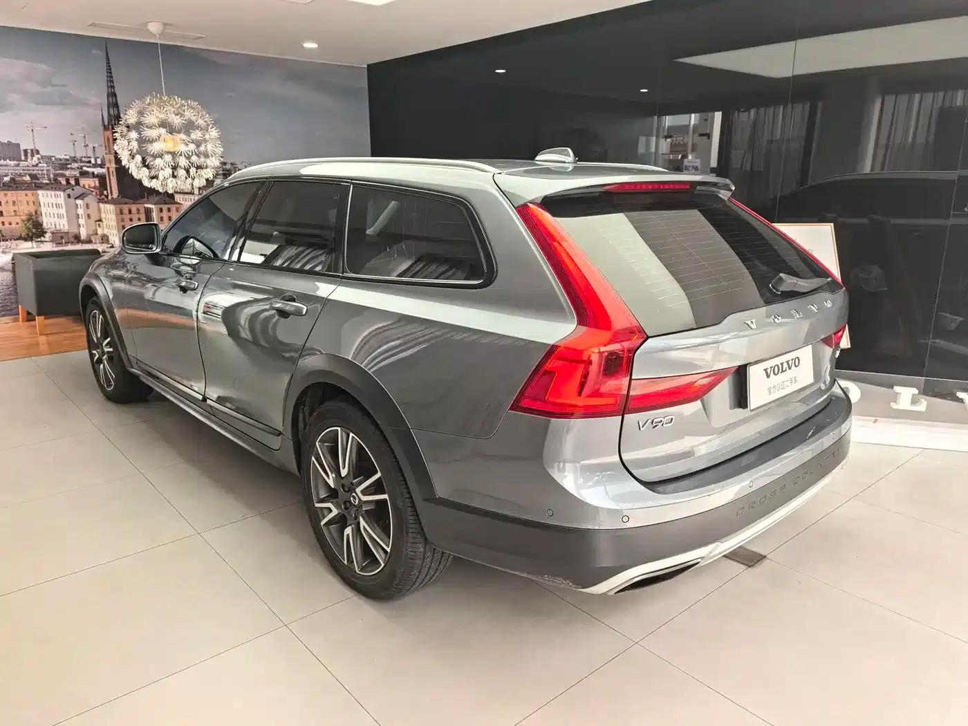 2017 Volvo V90 Cross Country T5 AWD Ultimate Edition — миниатюра 19