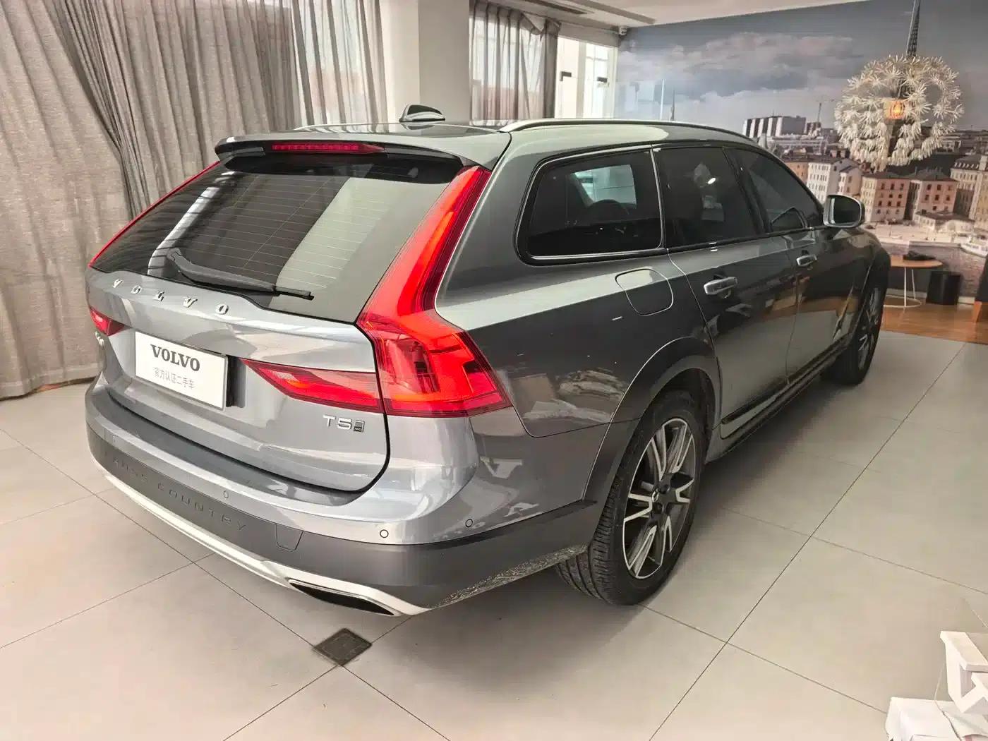 2017 Volvo V90 Cross Country T5 AWD Ultimate Edition — миниатюра 21