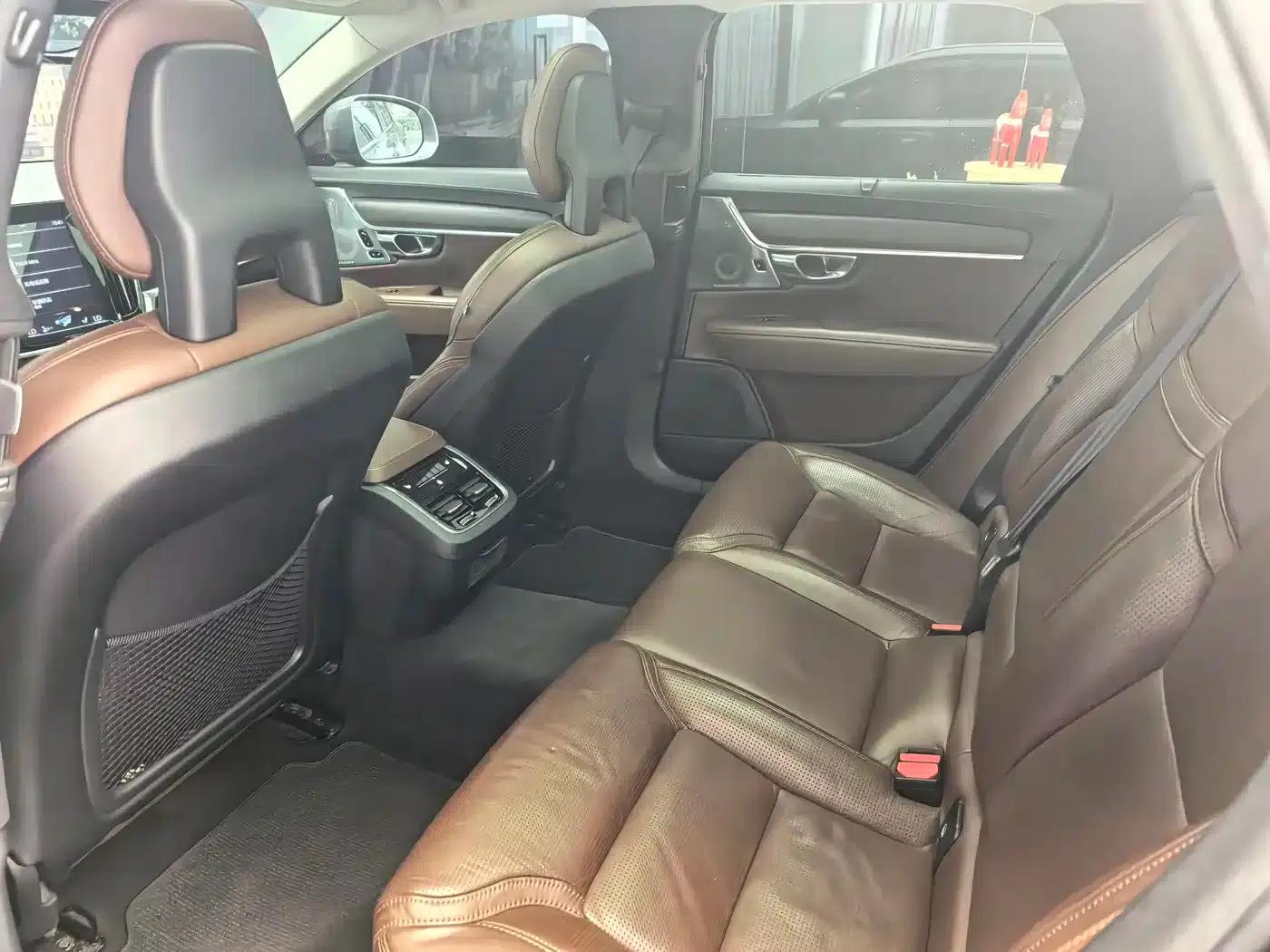 2017 Volvo V90 Cross Country T5 AWD Ultimate Edition — миниатюра 6
