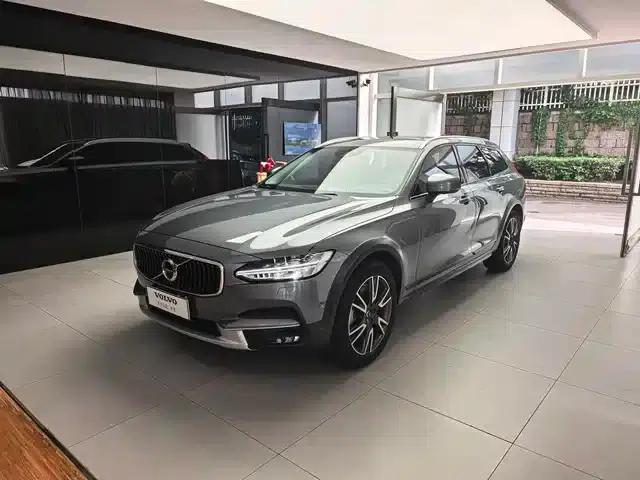 2017 Volvo V90 Cross Country T5 AWD Ultimate Edition