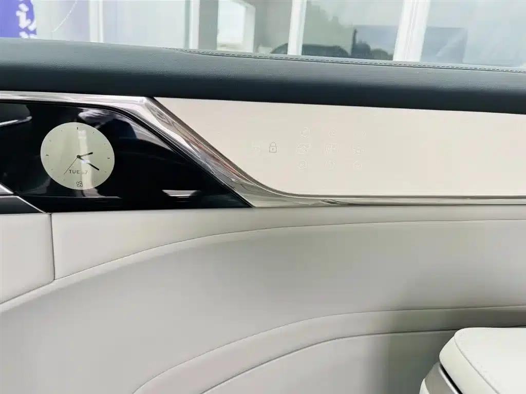 Volvo EM90 2025 Ultra 6-seater — миниатюра 13