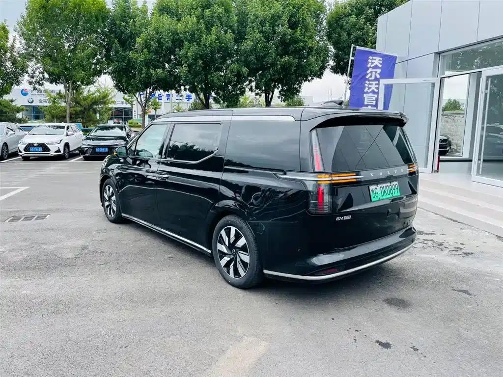Volvo EM90 2025 Ultra 6-seater — миниатюра 4