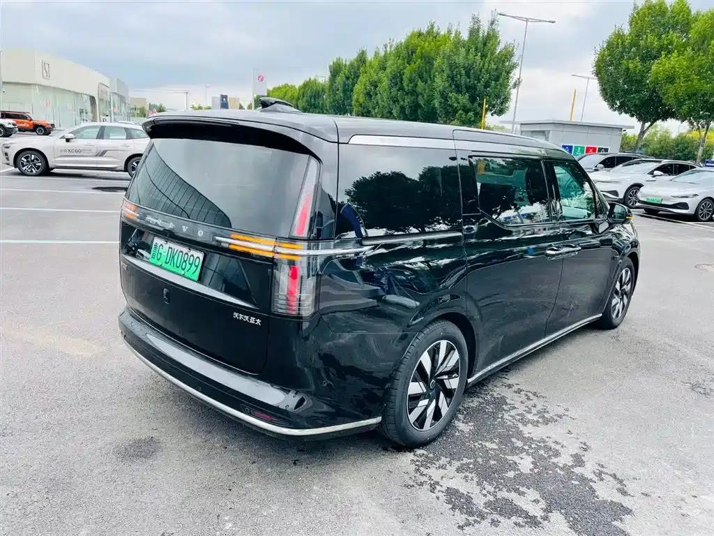 Volvo EM90 2025 Ultra 6-seater — миниатюра 6