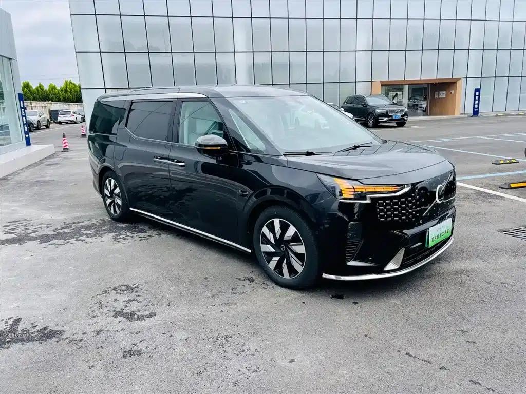 Volvo EM90 2025 Ultra 6-seater — миниатюра 8